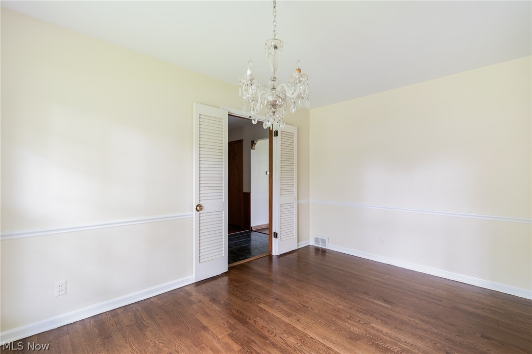 176 Pembroke Road Akron, OH 44333 - Photo 8 of 28 DINING ROOM VIEW 2.