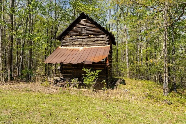 $280,000 | 5013 Friendship Circle Road, East Bend, NC 27018