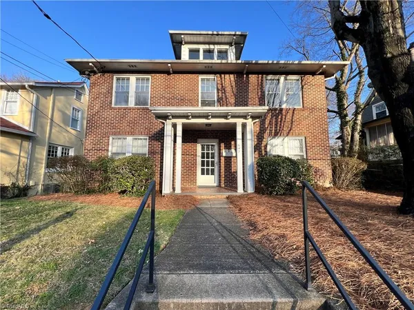 $895 | 647 Irving Street, Unit 3, Winston-Salem, NC 27103