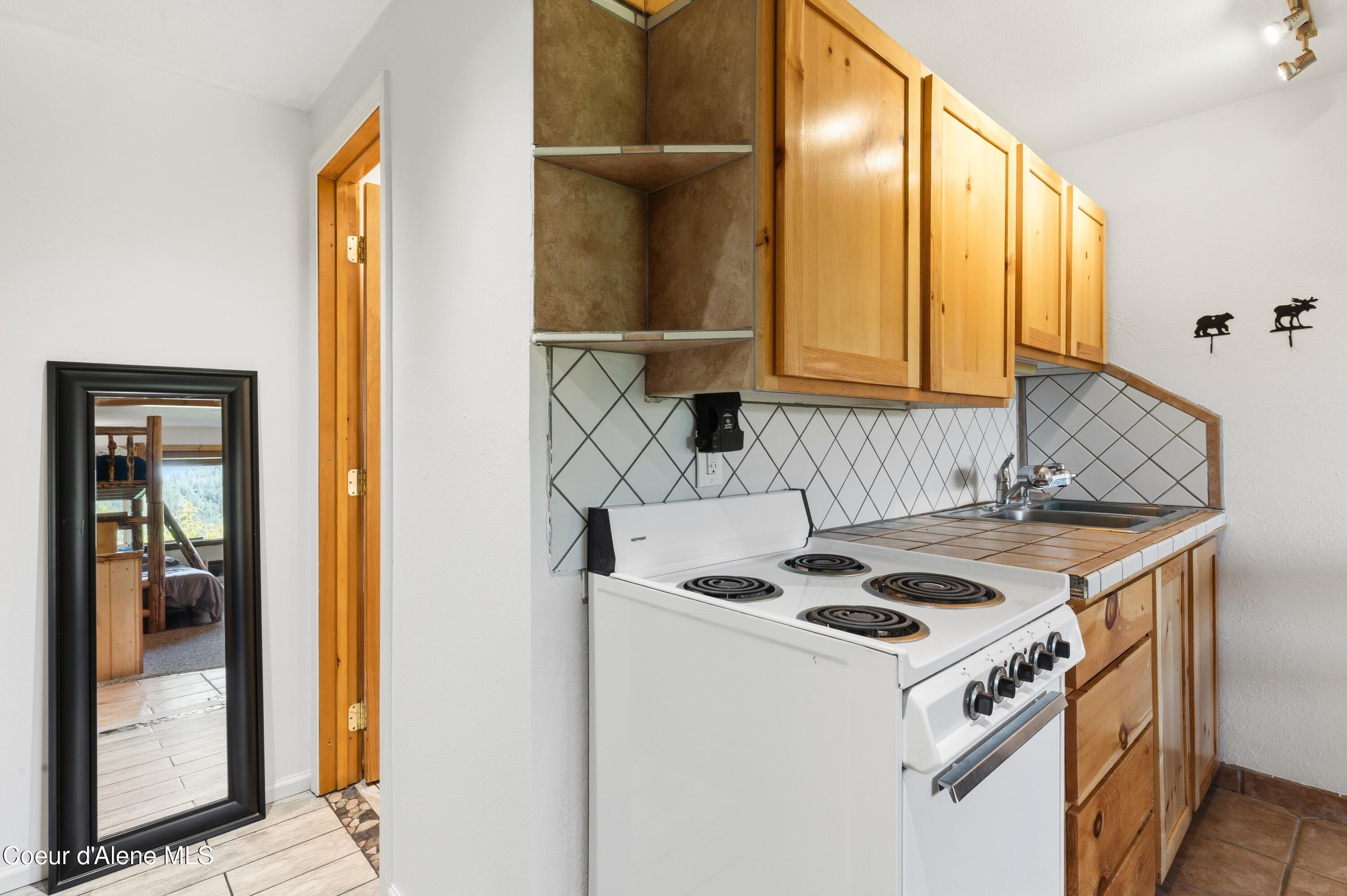 216 Mogul Hill Road, Unit 102 Sandpoint, ID 83864 - Photo 14 of 60 Kitchen