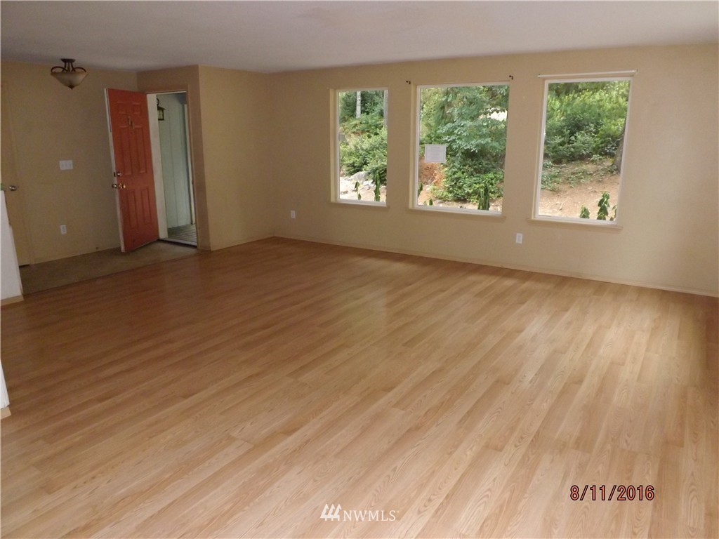 74 Northeast Hurd Road Belfair, WA 98528 - Photo 4 of 19 Gallery Image 4