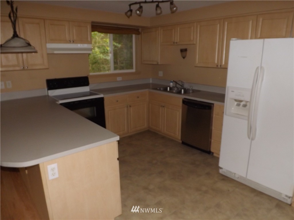 74 Northeast Hurd Road Belfair, WA 98528 - Photo 8 of 19 Gallery Image 8