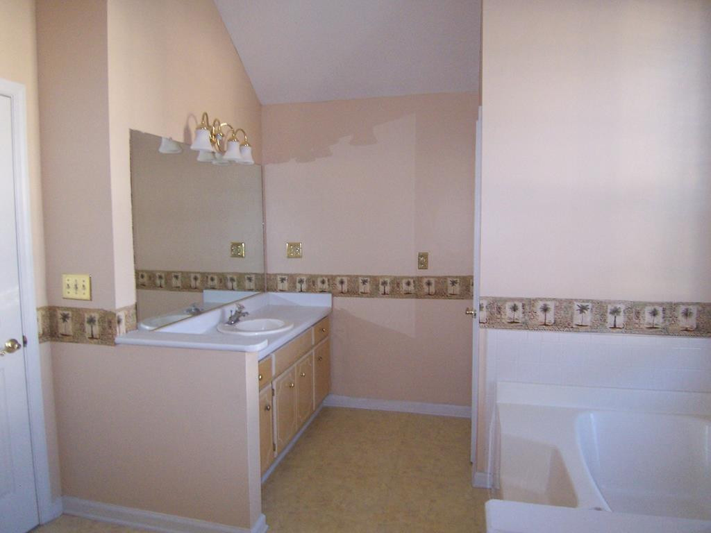 605 Blue Ridge Crossing Evans, GA 30809 - Photo 14 of 27 Master Bathroom View