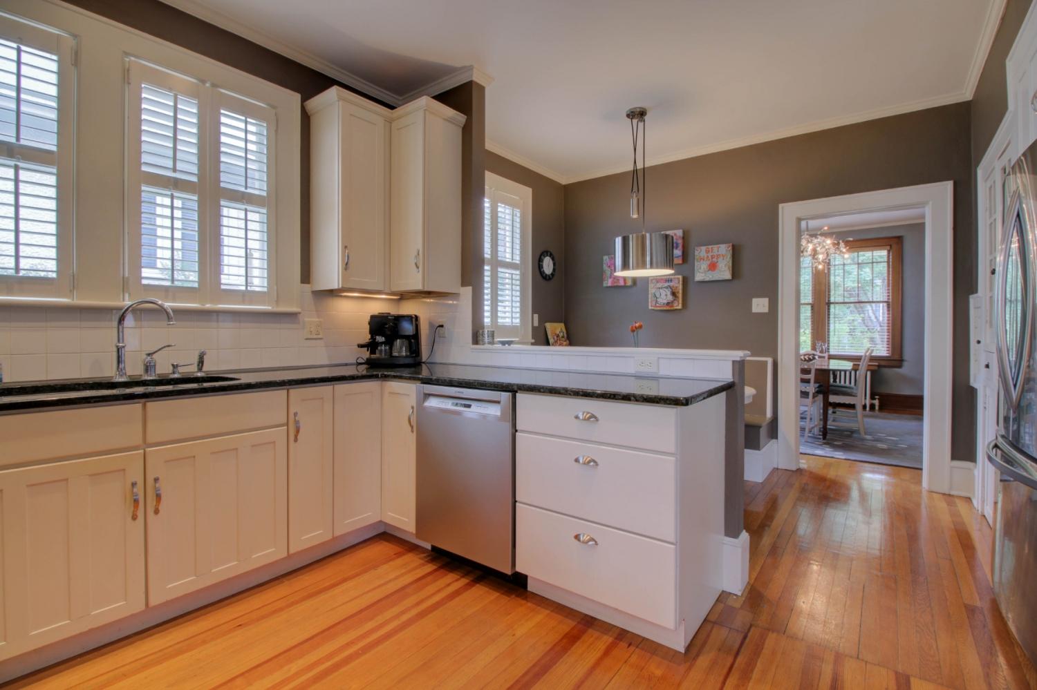 1917 Greenwood Road Southwest Roanoke, VA 24015 - Photo 15 of 45 Kitchen