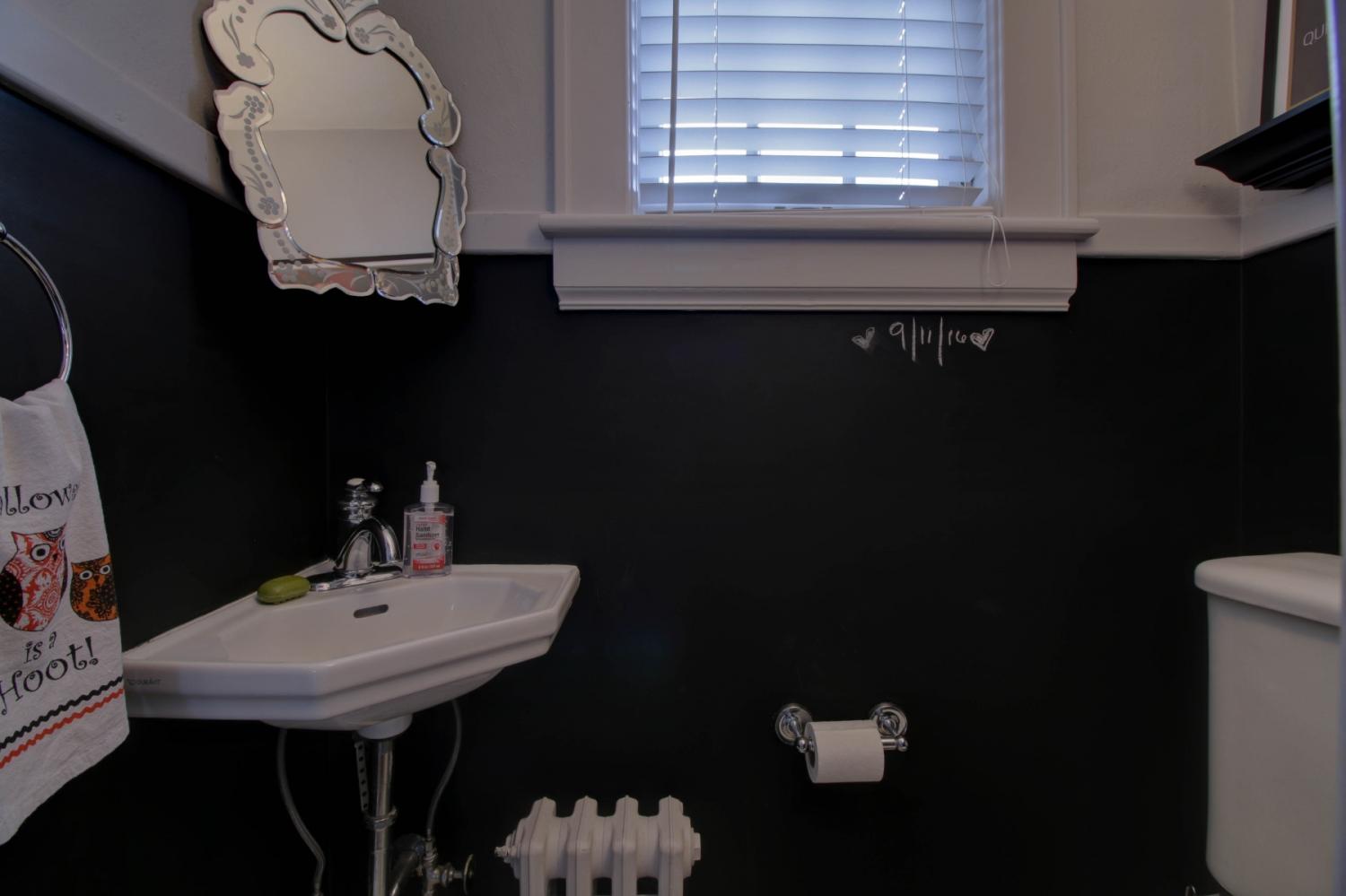 1917 Greenwood Road Southwest Roanoke, VA 24015 - Photo 22 of 45 1/2 Bath (Entry)