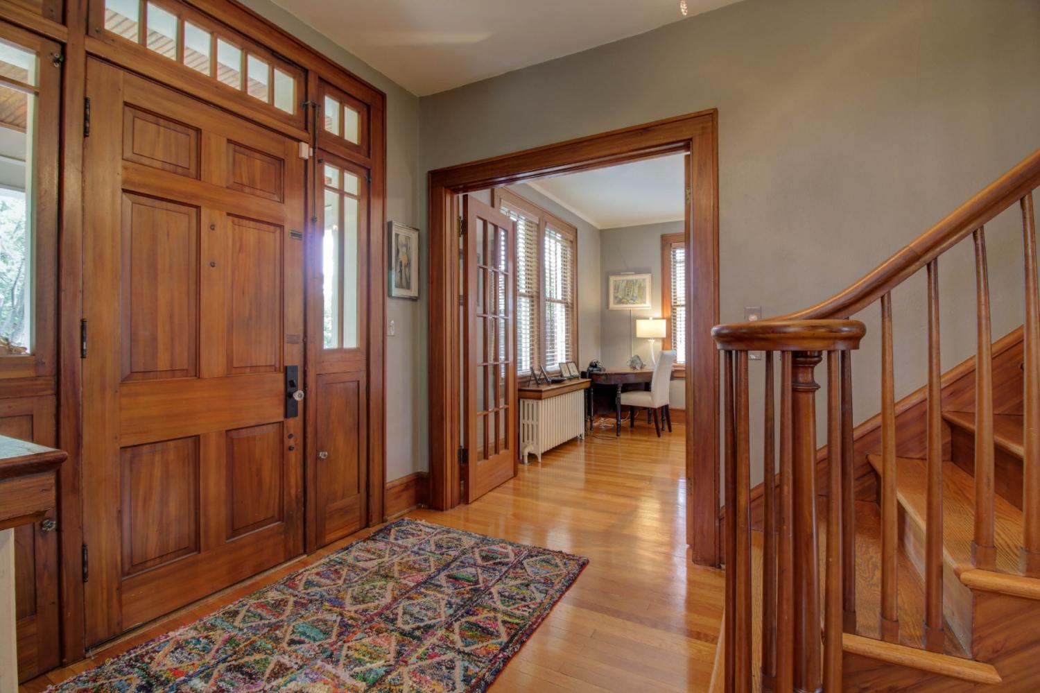 1917 Greenwood Road Southwest Roanoke, VA 24015 - Photo 4 of 45 Foyer