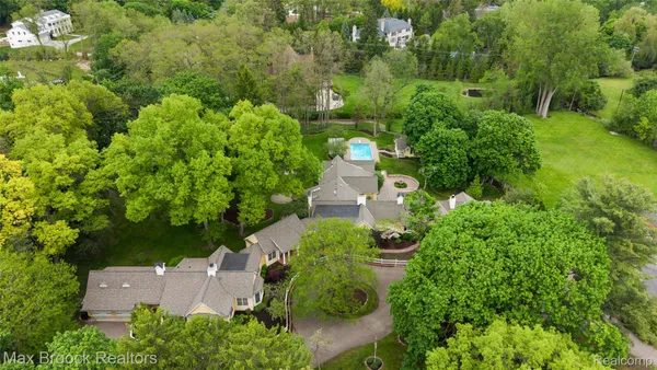 $2,240,000 | 760 Lone Pine Road, Bloomfield Hills, MI 48304