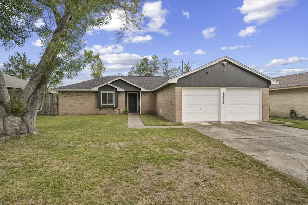 $2,100 | 2523 Heritage Colony Drive, Webster, TX 77598