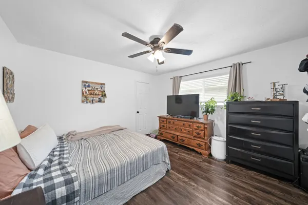 $2,100 | 2523 Heritage Colony Drive, Webster, TX 77598