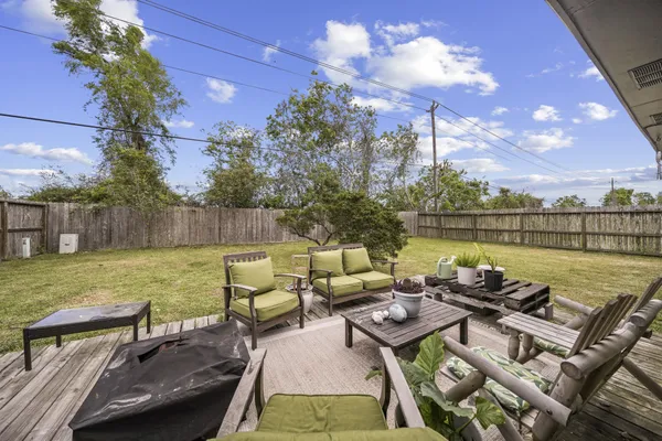 $2,100 | 2523 Heritage Colony Drive, Webster, TX 77598