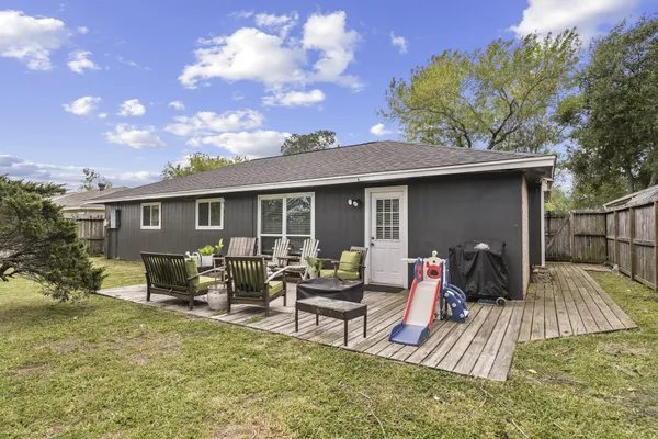 $2,100 | 2523 Heritage Colony Drive, Webster, TX 77598