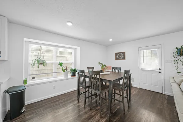 $2,100 | 2523 Heritage Colony Drive, Webster, TX 77598