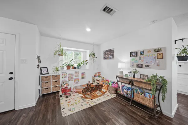 $2,100 | 2523 Heritage Colony Drive, Webster, TX 77598