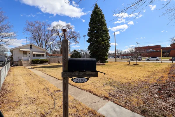 $299,900 | 2405 North Erie Street, River Grove, IL 60171
