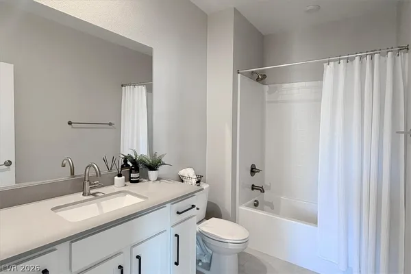 $2,550 | 11905 Vector Ray Avenue, Las Vegas, NV 89138