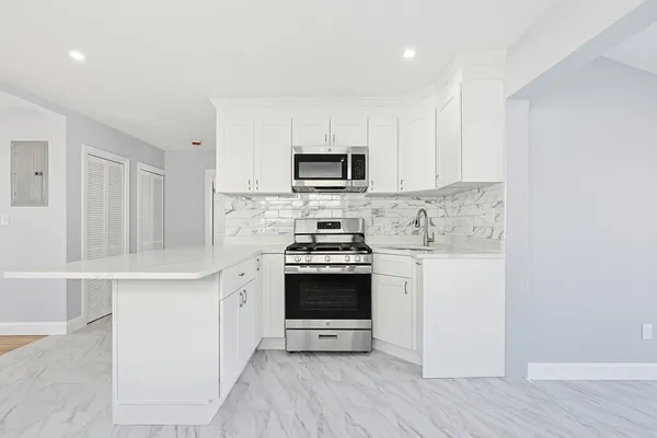$1,029,000 | 185 Suffolk Avenue, Revere, MA 02151