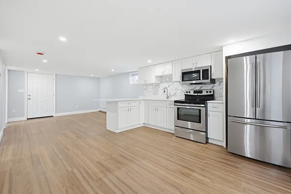 $1,029,000 | 185 Suffolk Avenue, Revere, MA 02151