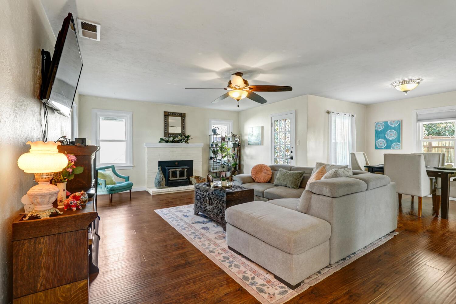 700 Elefa Street Roseville, CA 95678 - Photo 3 of 55