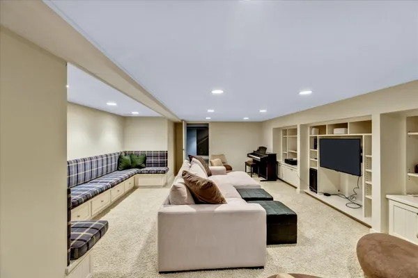 $2,750,000 | 100 Paddock Circle, Mashpee, MA 02649