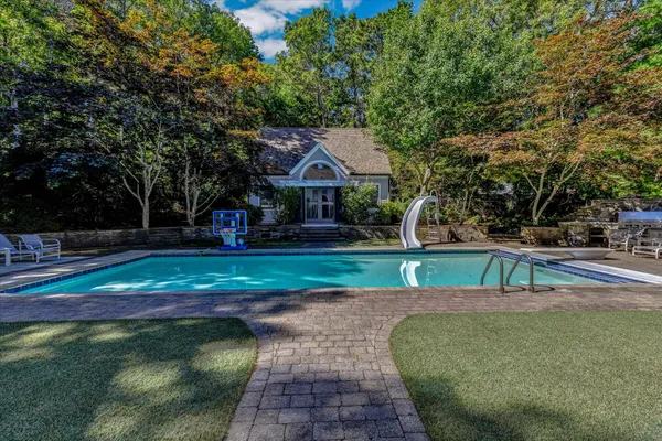 $2,750,000 | 100 Paddock Circle, Mashpee, MA 02649