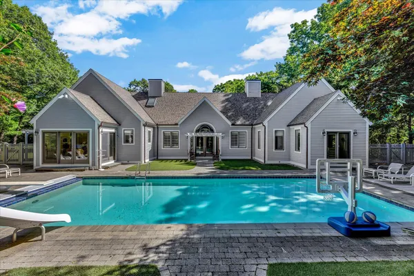 $2,750,000 | 100 Paddock Circle, Mashpee, MA 02649