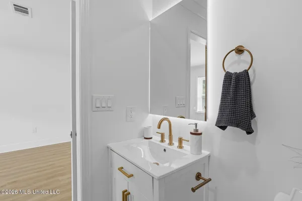 $325,000 | 5515 Old Canton Road, Jackson, MS 39211