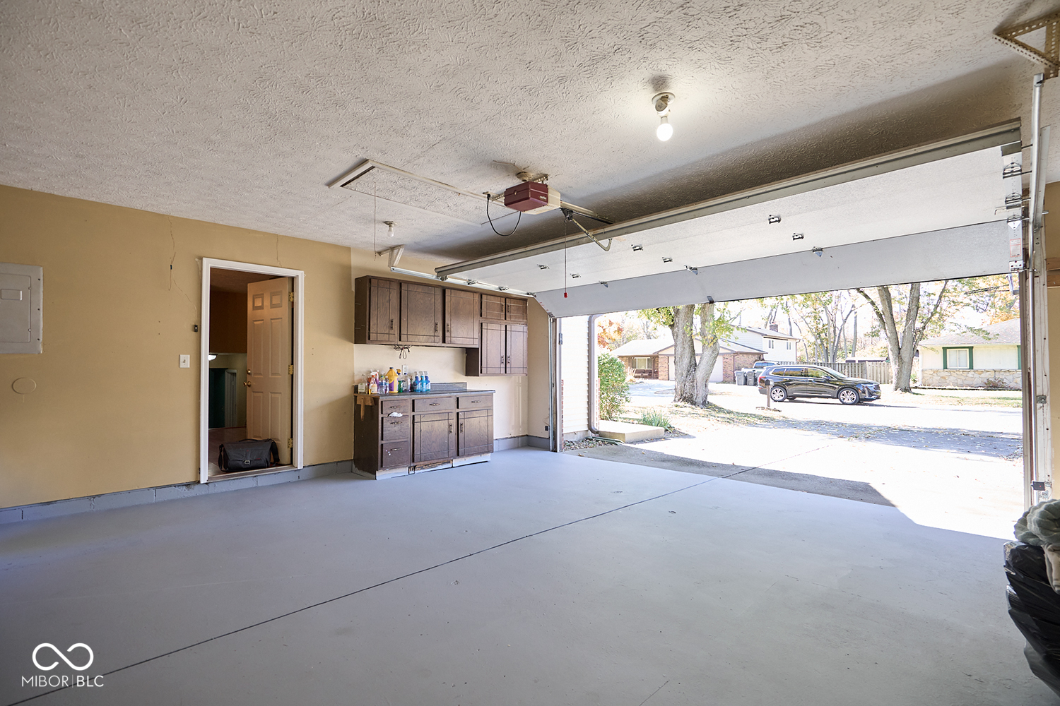 1165 Apple Valley Road Greenwood, IN 46142 - Photo 18 of 39