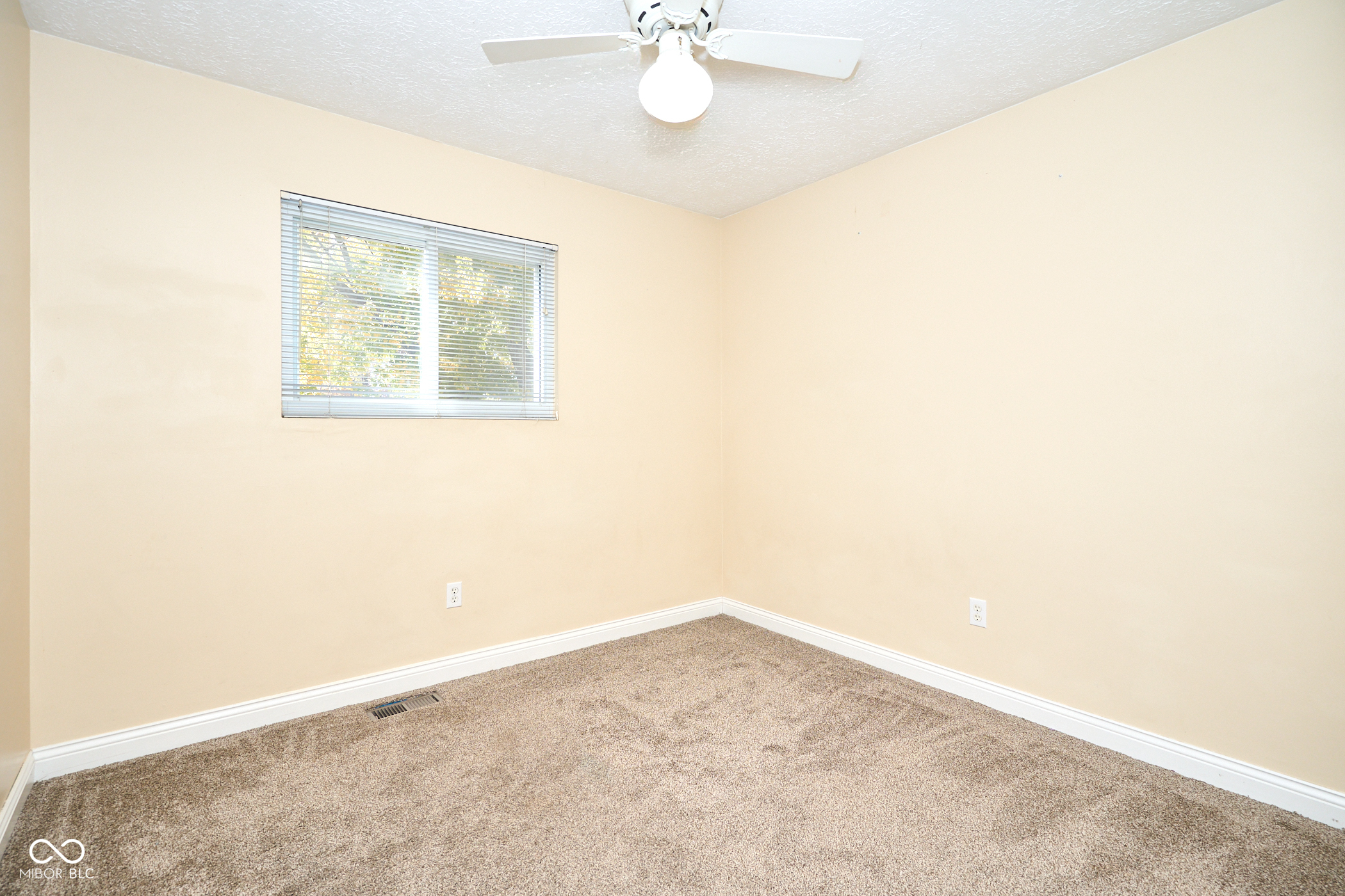 1165 Apple Valley Road Greenwood, IN 46142 - Photo 25 of 39