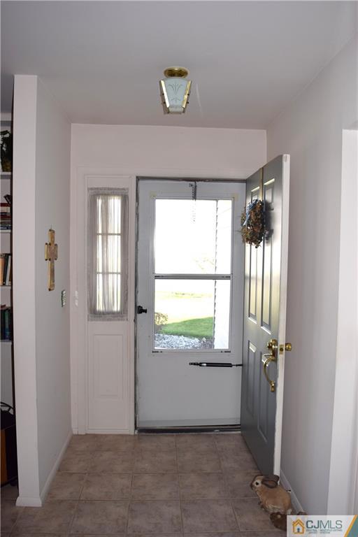14 Rainford Road Edison, NJ 08820 - Photo 5 of 25 Gallery Image 5