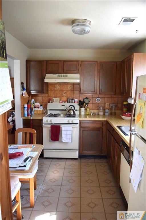 14 Rainford Road Edison, NJ 08820 - Photo 6 of 25 Gallery Image 6