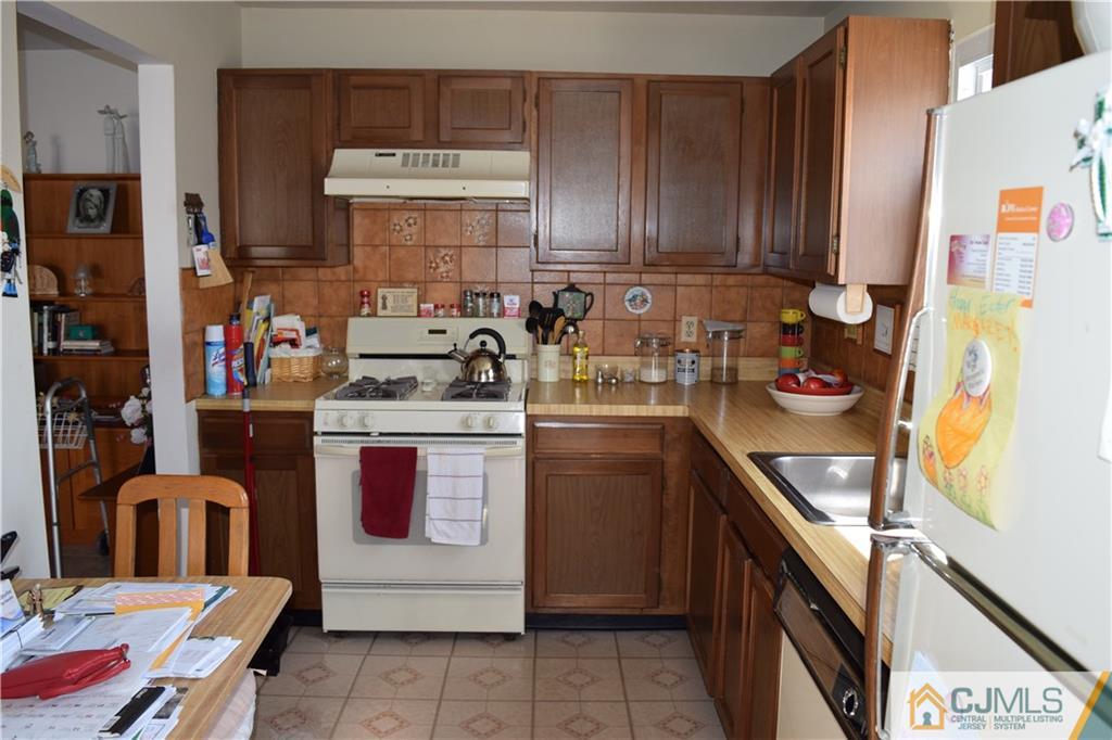 14 Rainford Road Edison, NJ 08820 - Photo 7 of 25 Gallery Image 7