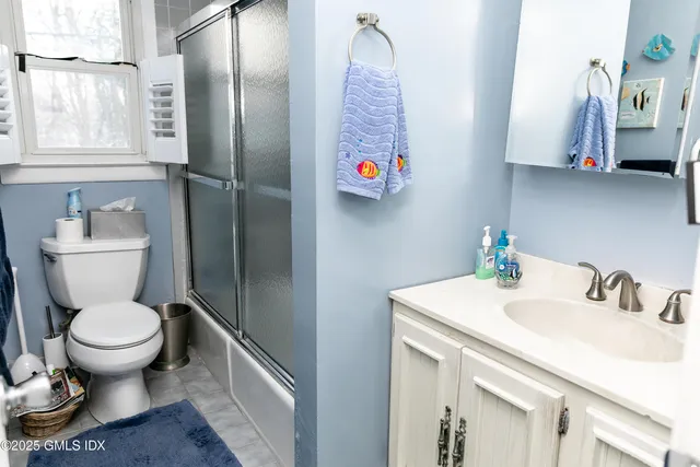 $899,900 | 84 Havemeyer Lane, Old Greenwich, CT 06870