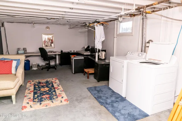 $899,900 | 84 Havemeyer Lane, Old Greenwich, CT 06870