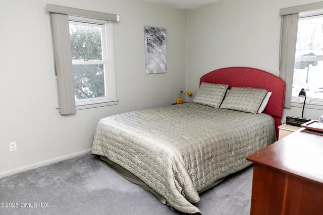 $899,900 | 84 Havemeyer Lane, Old Greenwich, CT 06870