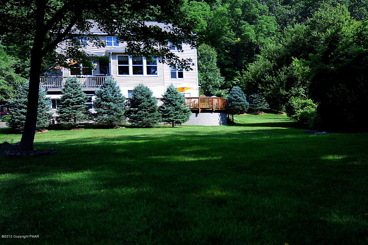 6726 Cherry Valley Road Stroudsburg, PA 18360 - Photo 13 of 75 Room for Gatherings & Children & Pets