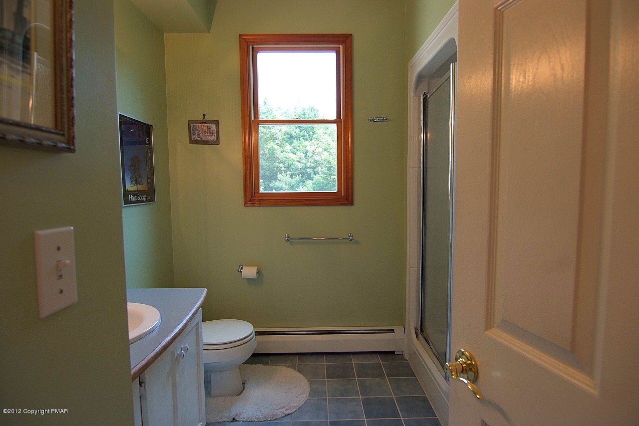 6726 Cherry Valley Road Stroudsburg, PA 18360 - Photo 35 of 75 1st Flr Full Bathroom