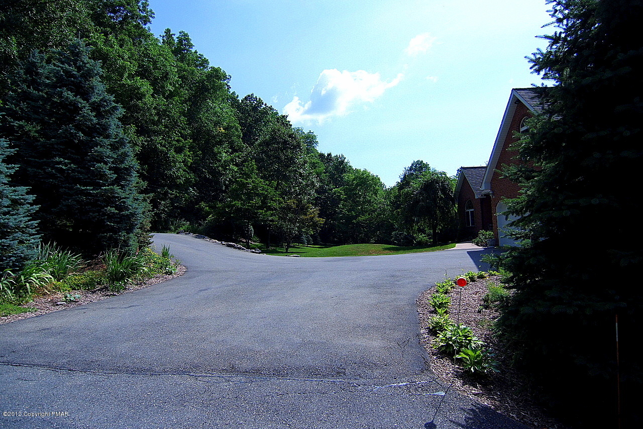 6726 Cherry Valley Road Stroudsburg, PA 18360 - Photo 71 of 75 Driveway
