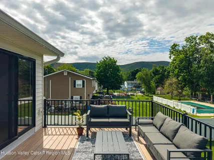 $725,000 | 10 Scofield Road, Beacon, NY 12508