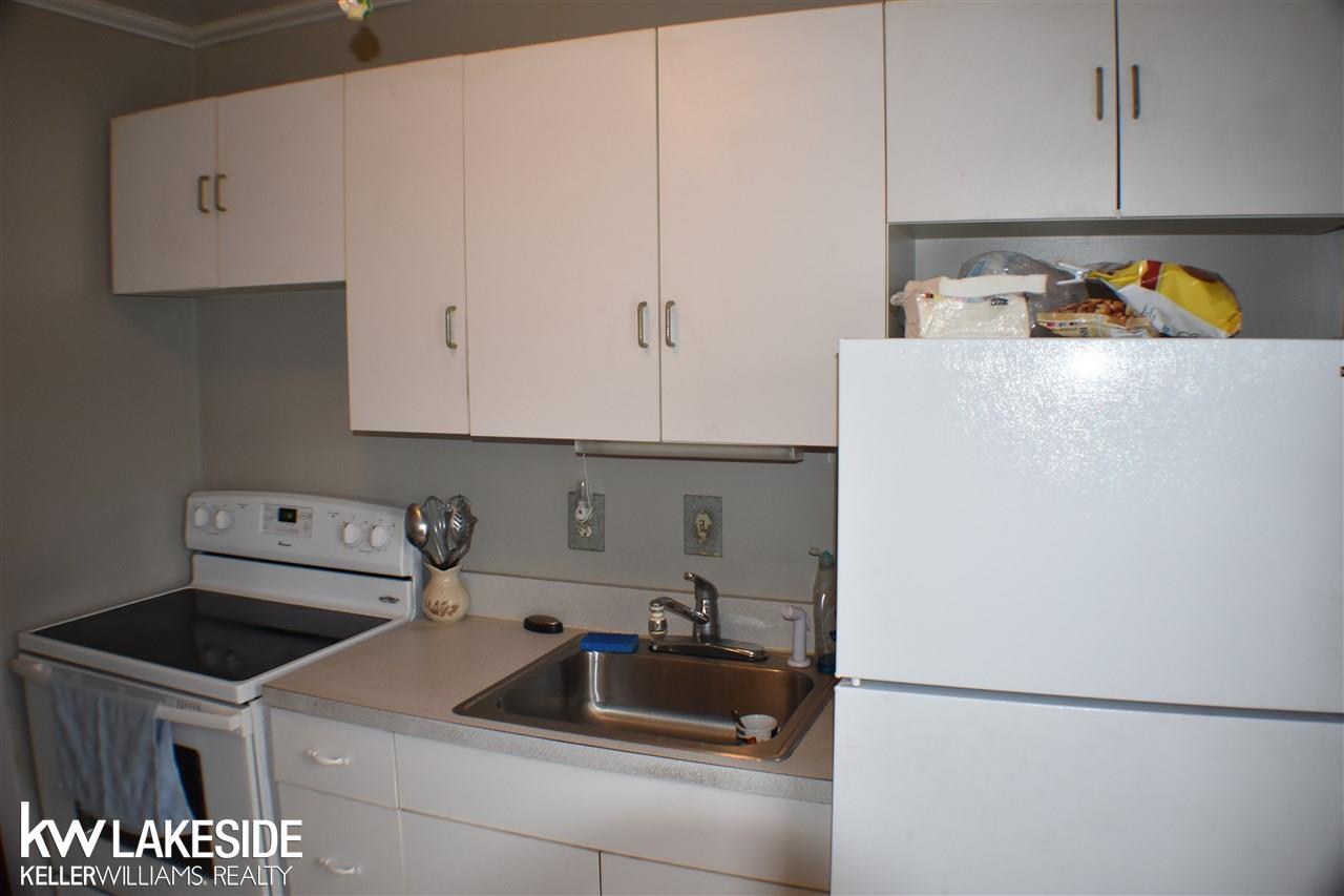 16399 Frazho Road Roseville, MI 48066 - Photo 8 of 21 31316468-7.JPG