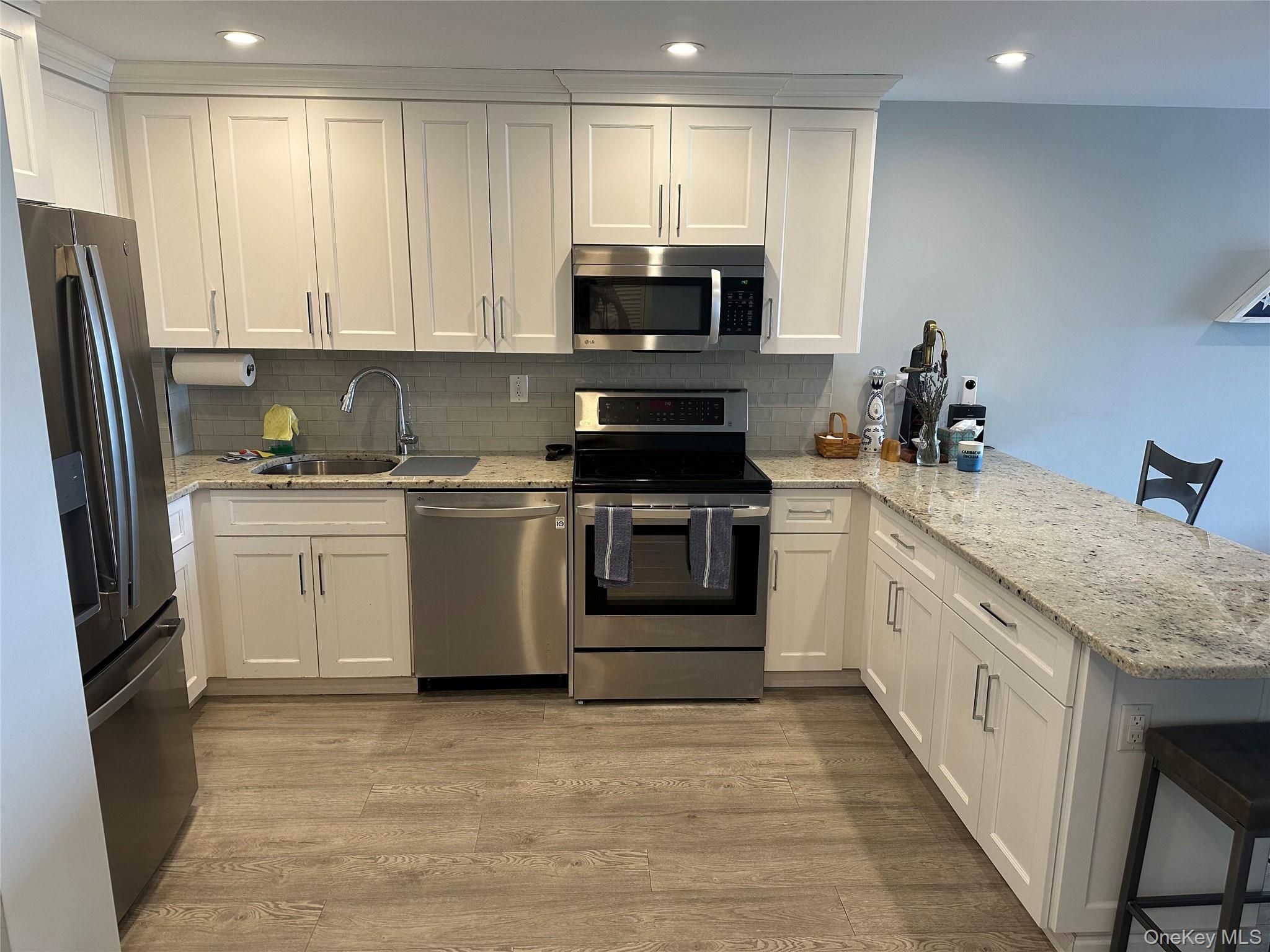 360 Shore Road, Unit 8H Long Beach, NY 11561 - Photo 5 of 14 Gallery Image 5