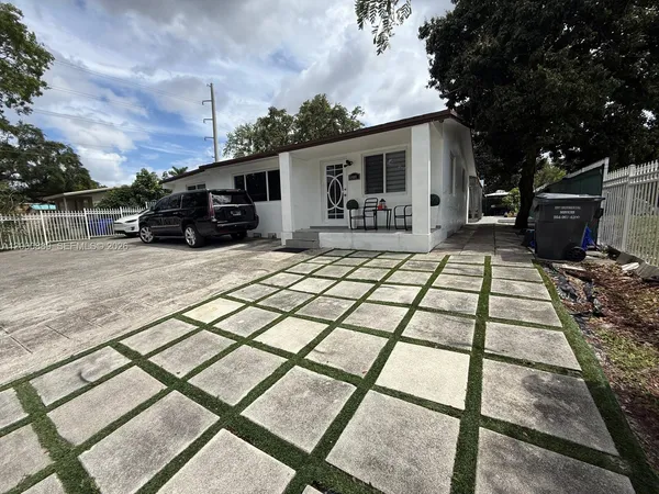$525,000 | 6404 Meade Street, Hollywood, FL 33024