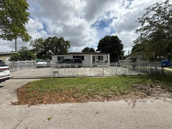 $525,000 | 6404 Meade Street, Hollywood, FL 33024