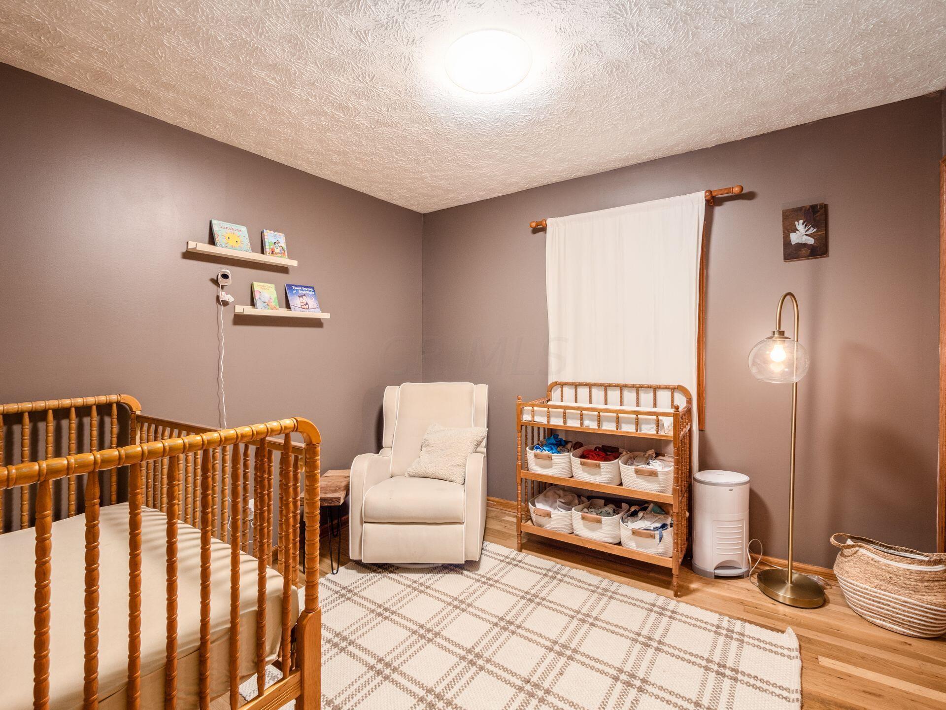 1295 Greenleaf Road Columbus, OH 43223 - Photo 5 of 24 Bedroom 1