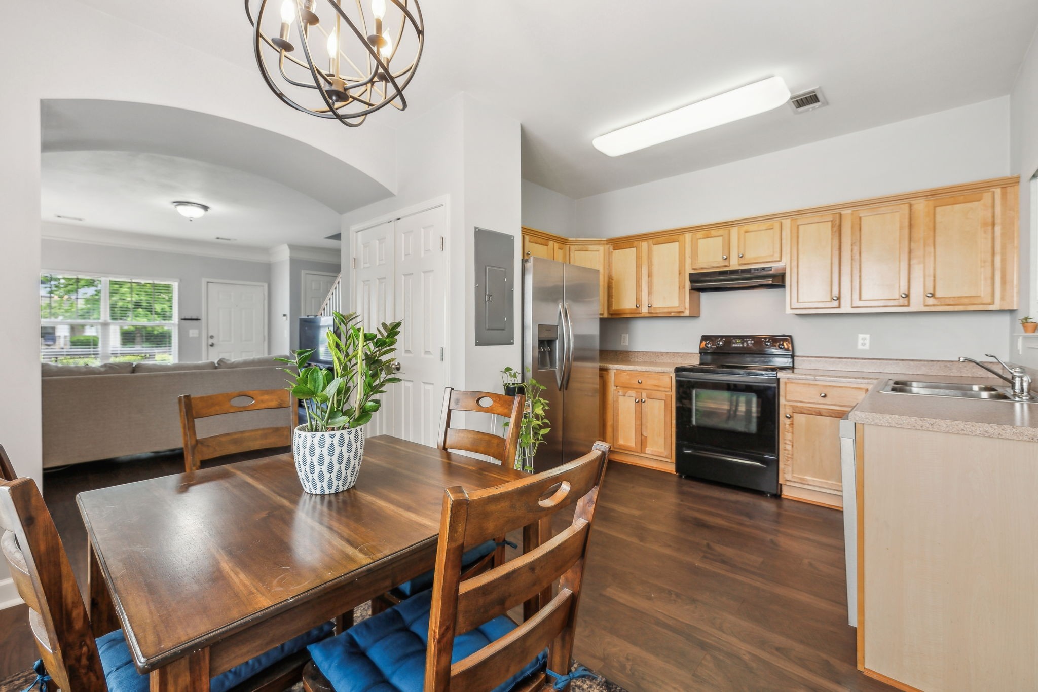3535 Bell Road, Unit 301 Nashville, TN 37214 - Photo 14 of 47 a kitchen with a table and chairs