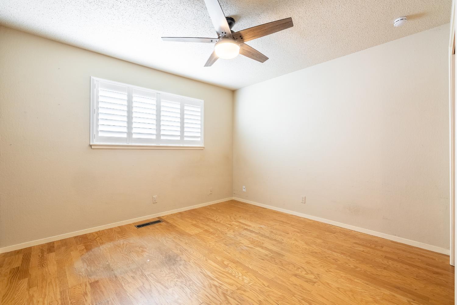 61 West Rall Avenue Clovis, CA 93612 - Photo 17 of 24