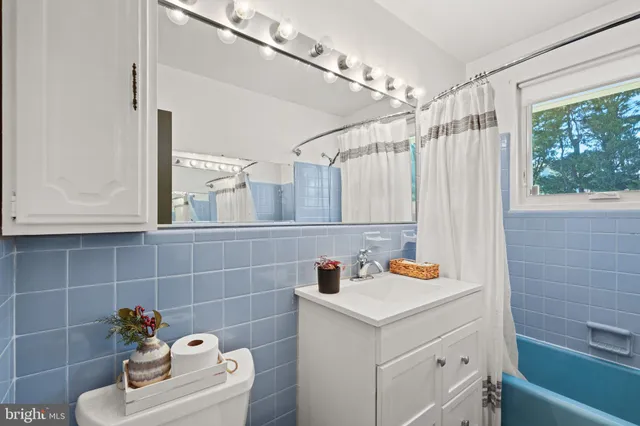 $899,900 | 2114 North Earley Street, Alexandria, VA 22302