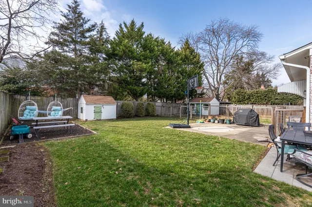 $899,900 | 2114 North Earley Street, Alexandria, VA 22302