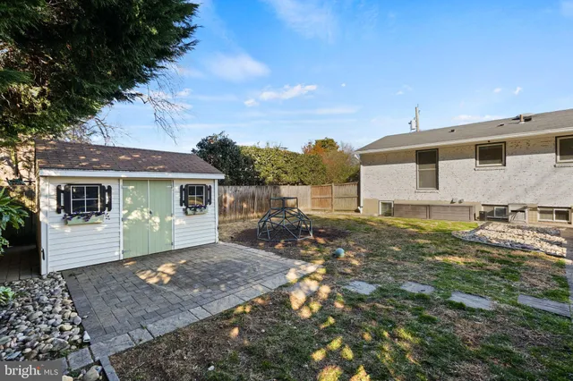 $899,900 | 2114 North Earley Street, Alexandria, VA 22302