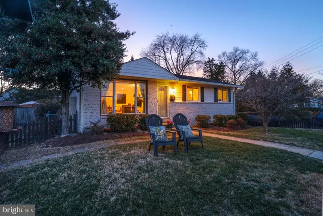 $899,900 | 2114 North Earley Street, Alexandria, VA 22302