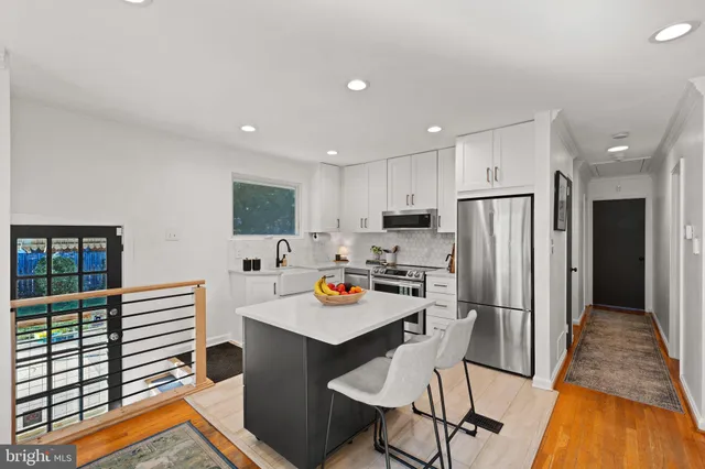 $899,900 | 2114 North Earley Street, Alexandria, VA 22302